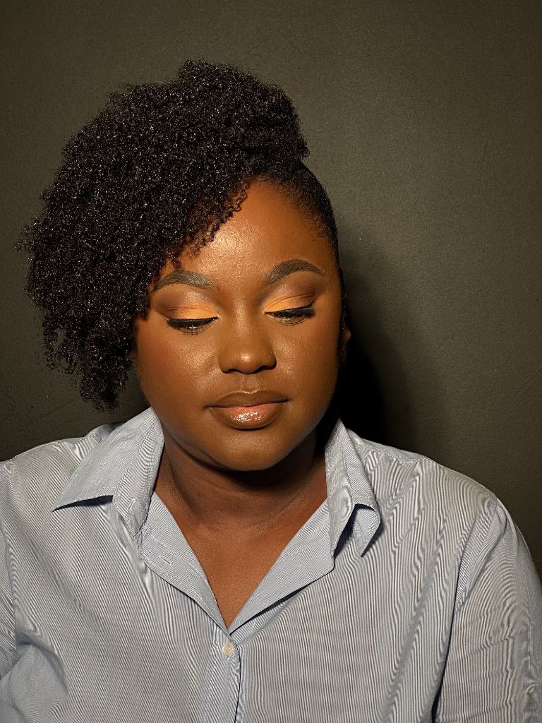 Resultado de maquiagem — detalhe olhos